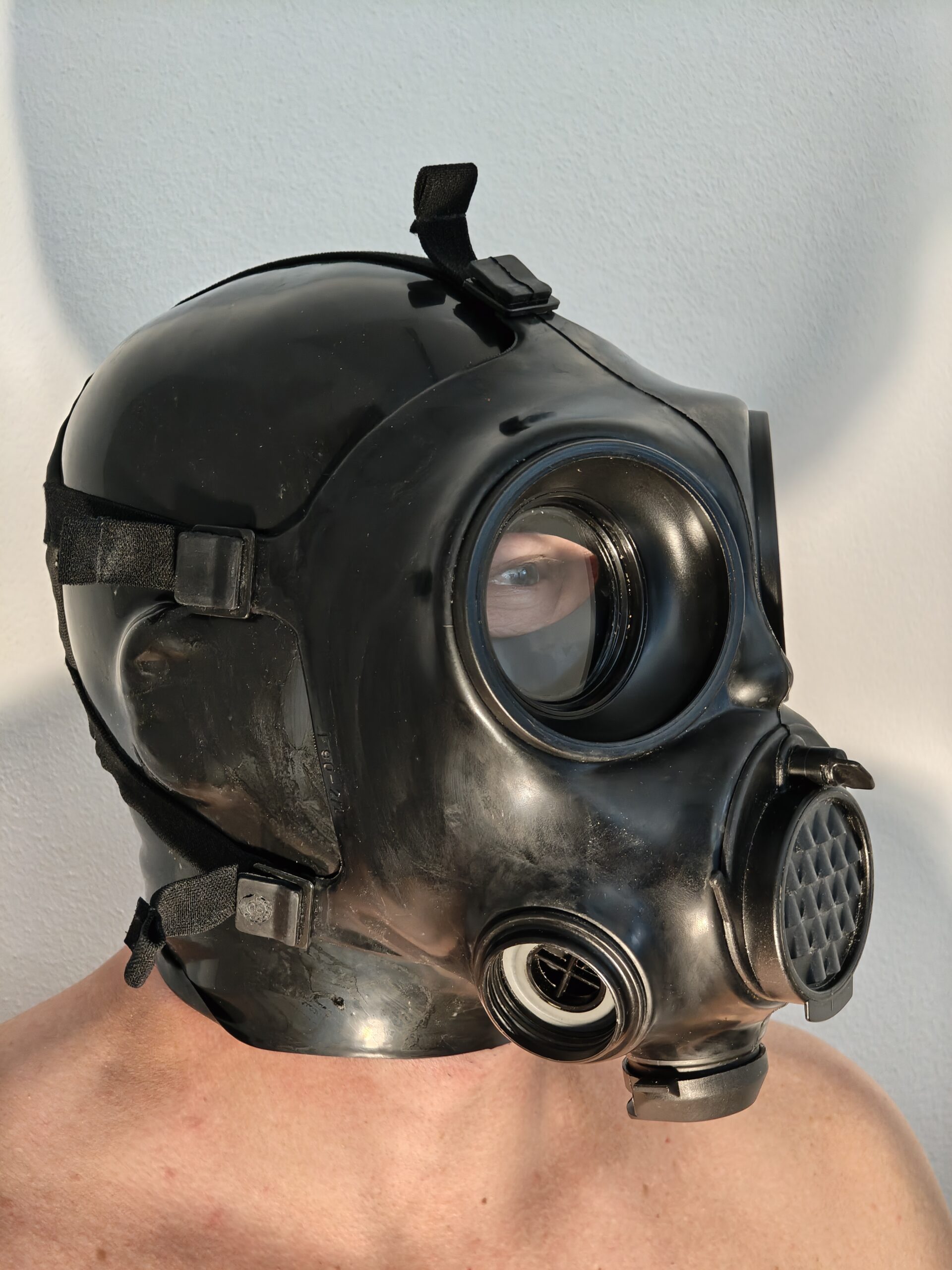 Latex Gas Mask - Image 2